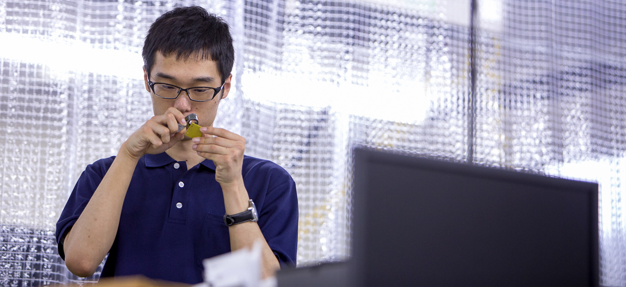 賢者を目指す者1 Interview  設計部　二井見 樹 2017月4月入社 大阪電気通信大学 工学部　電子機械工学科卒 